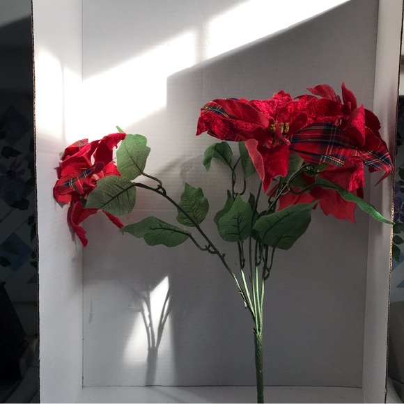 Red silk poinsettia foliage for indoor or outdoor holiday decoration - Picture 11 of 13